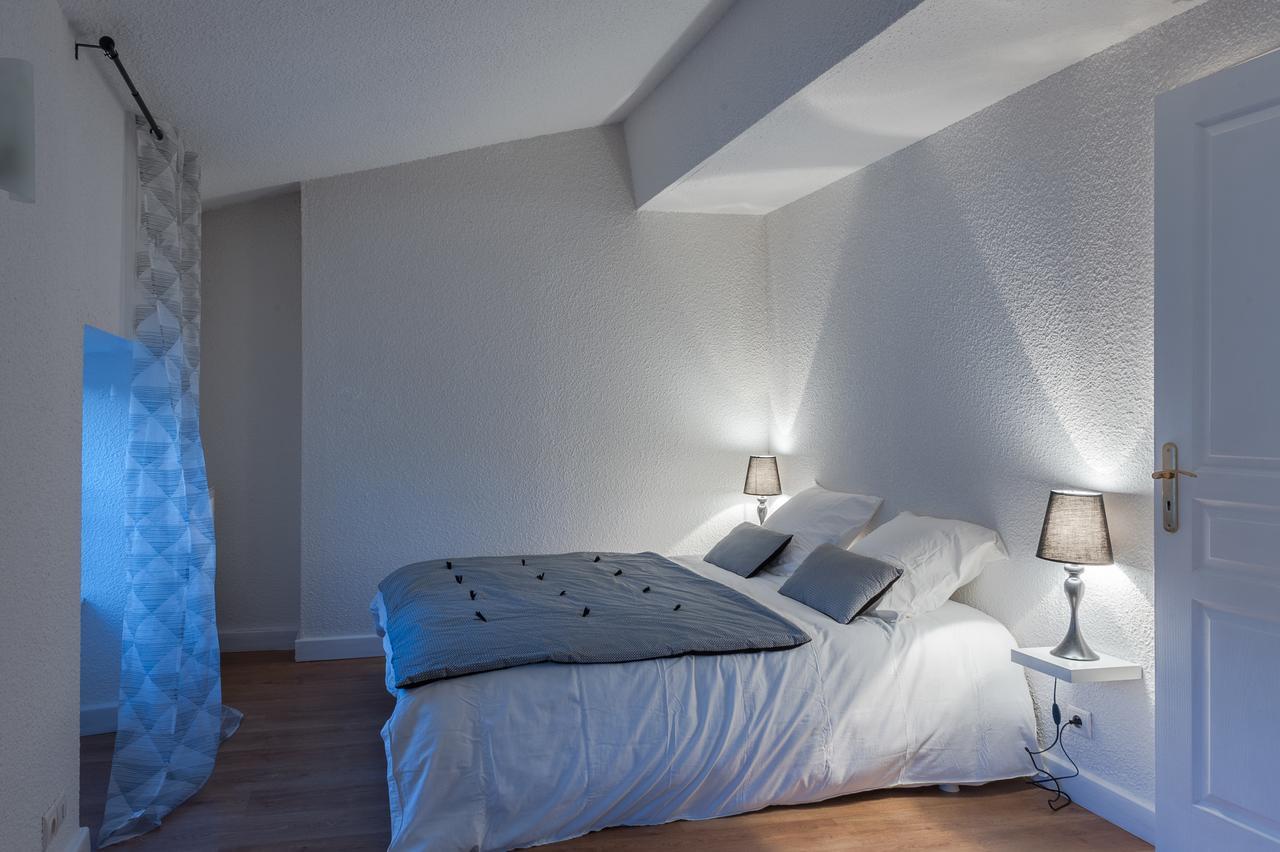Cite Chic Apartment Carcassonne Bagian luar foto