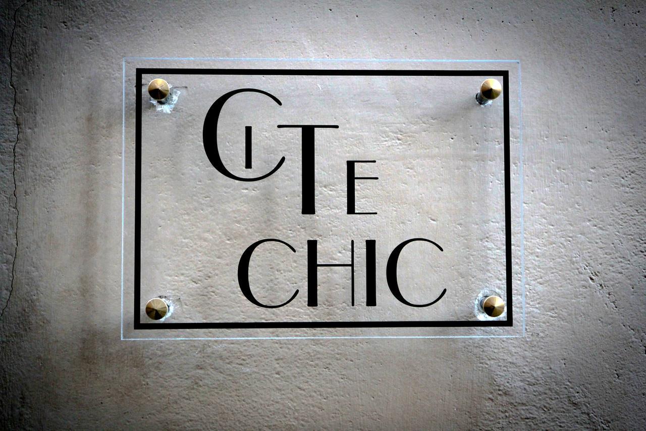 Cite Chic Apartment Carcassonne Bagian luar foto